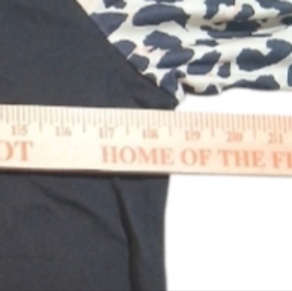 NWT Long Sleeve Animal Print T-Shirt Sz. S - Picture 6 of 14